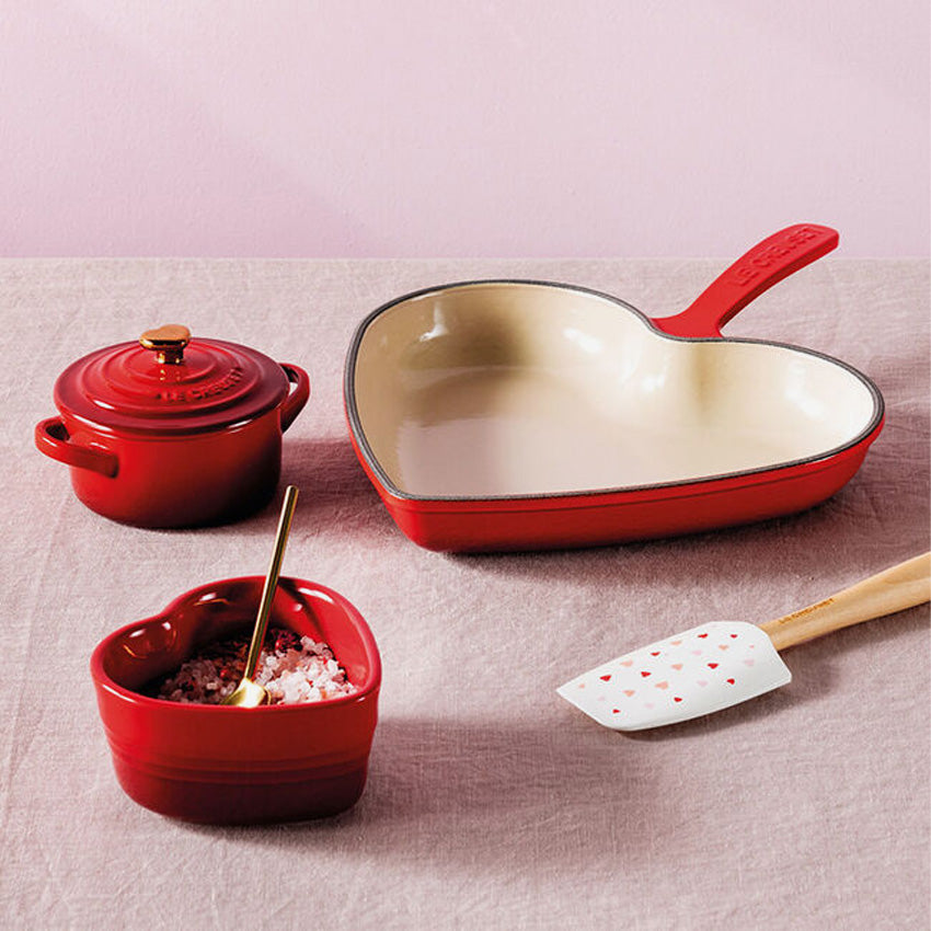 Le Creuset | Classic Cast Iron Heart Skillet