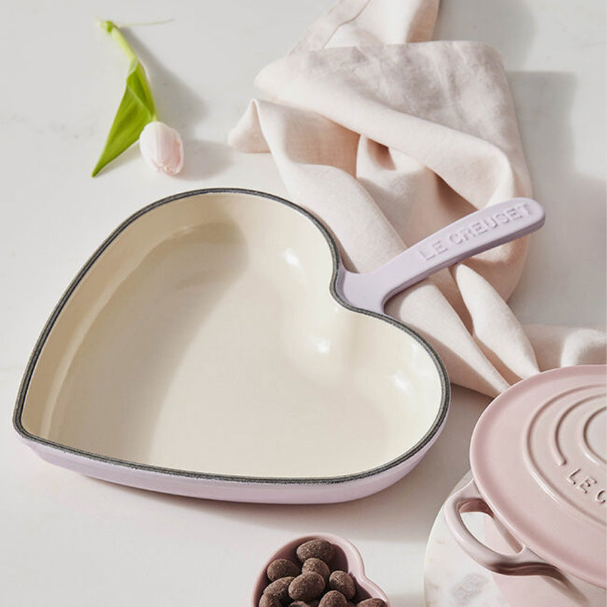 Le Creuset | Classic Cast Iron Heart Skillet