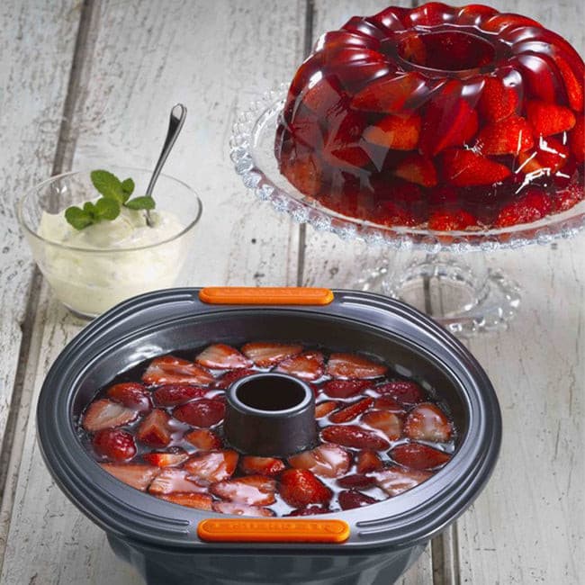 Maison Lipari Bundt Form  LE CREUSET.